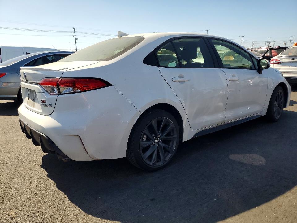 Photo 3 from auction – 2024 TOYOTA COROLLA with VIN JTDBCMFE6R3031694