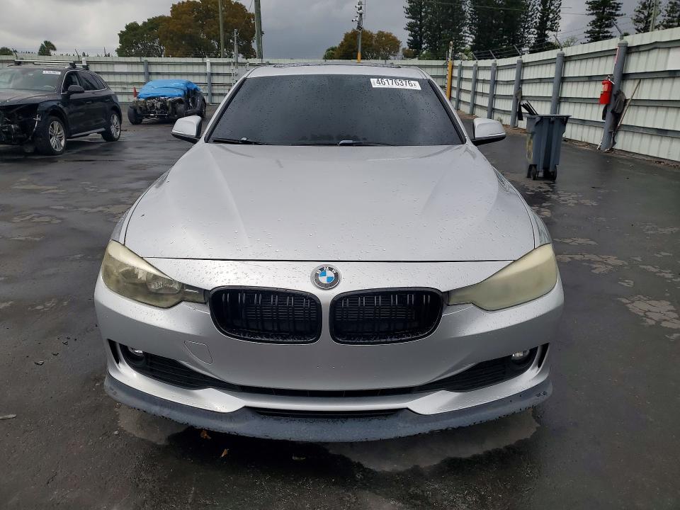 Photo 5 from auction – 2015 BMW 320 with VIN WBA3B1G55FNT63997