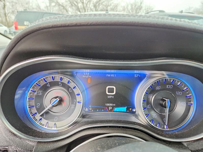 Photo 9 from auction – 2015 CHRYSLER 300 with VIN 2C3CCAAG3FH833127