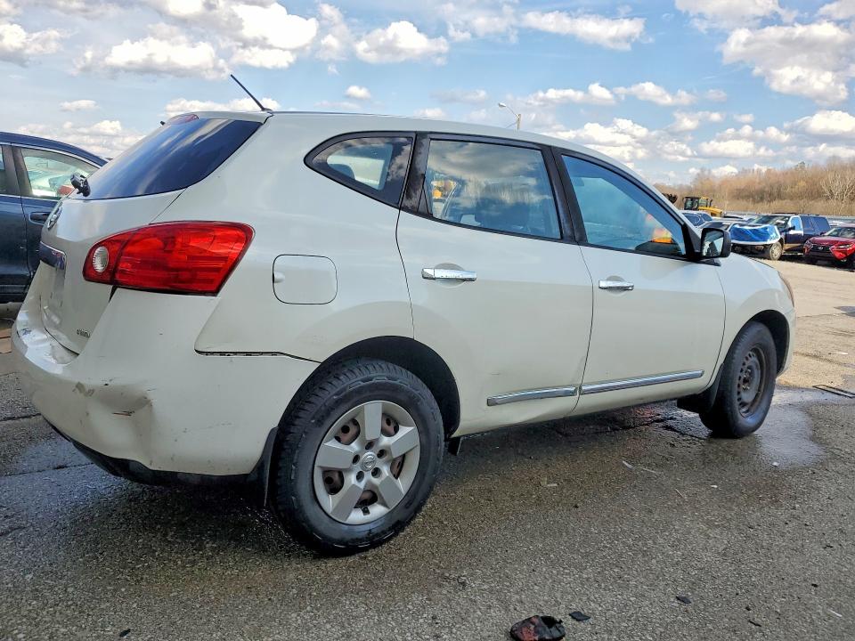Photo 3 from auction – 2015 NISSAN ROGUE SELECT with VIN JN8AS5MVXFW261759