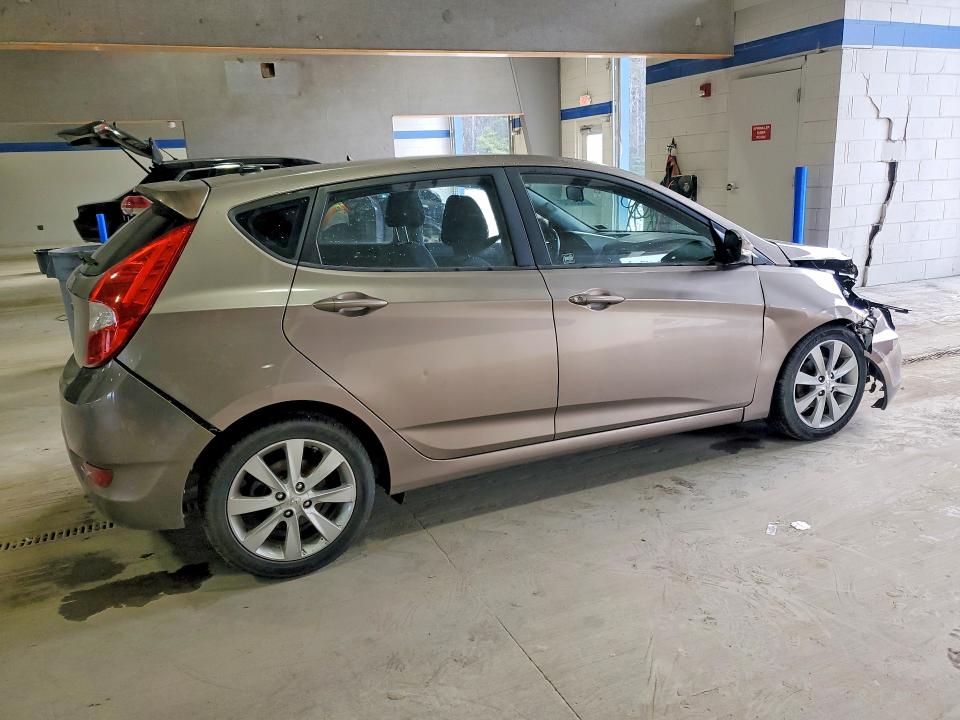 Photo 3 from auction – 2014 HYUNDAI ACCENT with VIN KMHCU5AE3EU142363