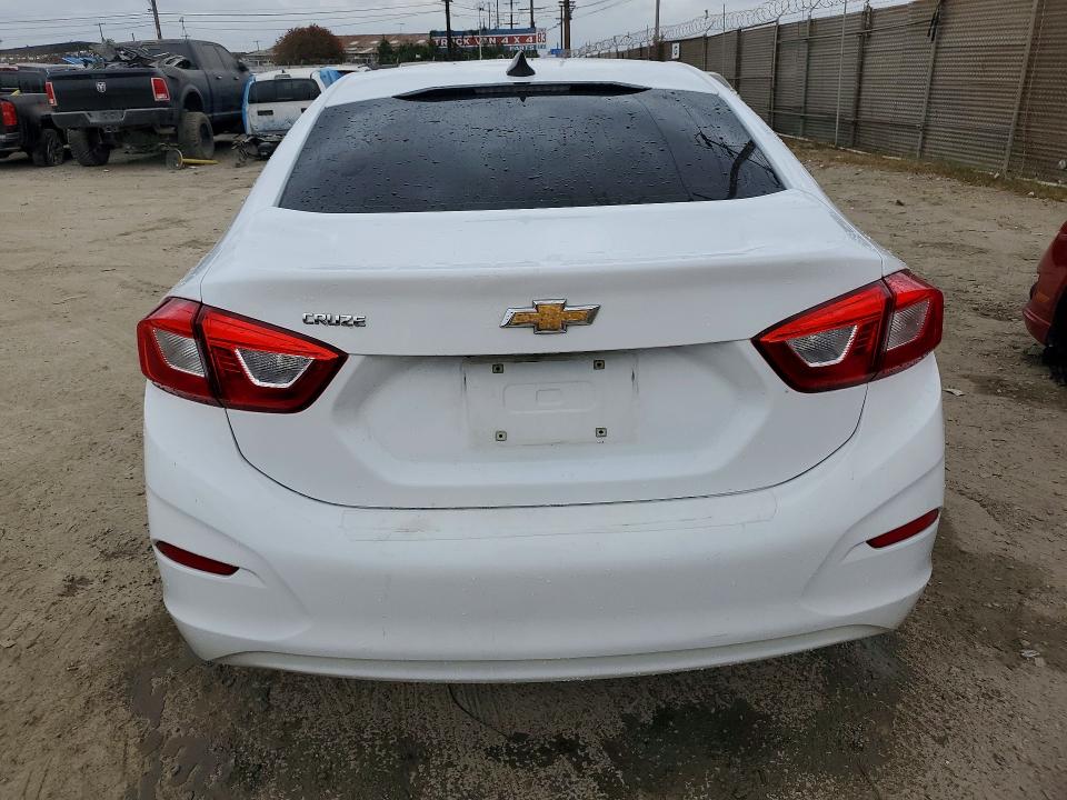 Photo 6 from auction – 2018 CHEVROLET CRUZE with VIN 1G1BC5SM2J7207102