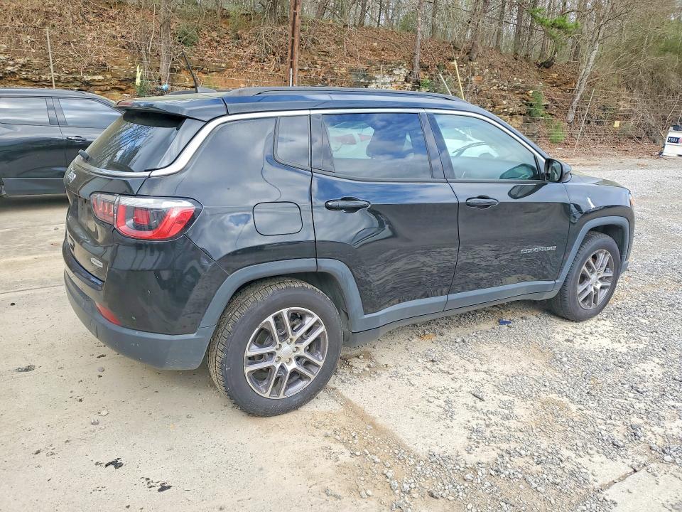 Photo 3 from auction – 2020 JEEP COMPASS with VIN 3C4NJCBB7LT212579
