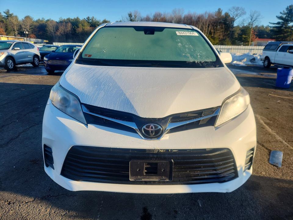 Photo 5 from auction – 2020 TOYOTA SIENNA with VIN 5TDKZ3DCXLS025039
