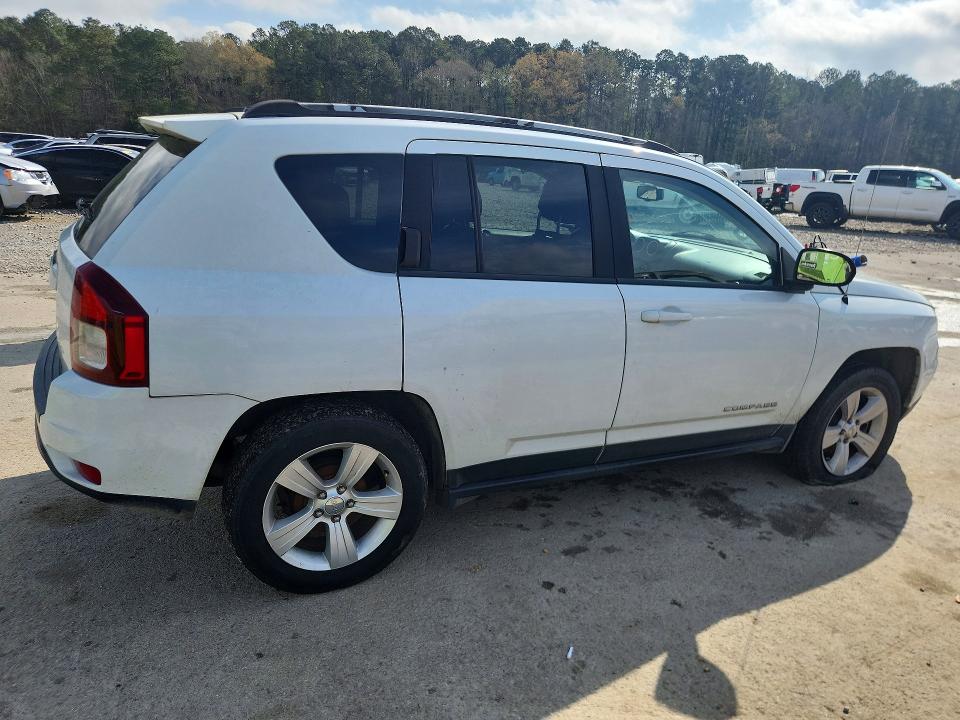 Photo 3 from auction – 2016 JEEP COMPASS with VIN 1C4NJCBA0GD568973