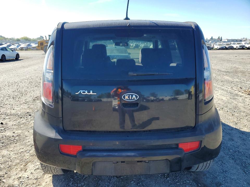 Photo 6 from auction – 2011 KIA SOUL with VIN KNDJT2A23B7247501