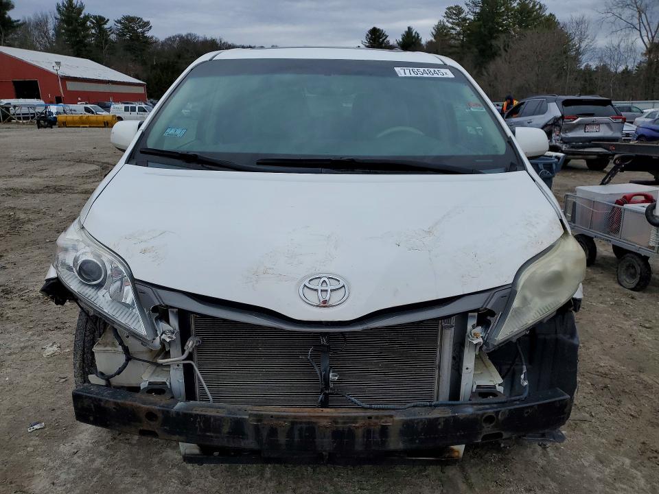 Photo 5 from auction – 2013 TOYOTA SIENNA with VIN 5TDYK3DC8DS399262