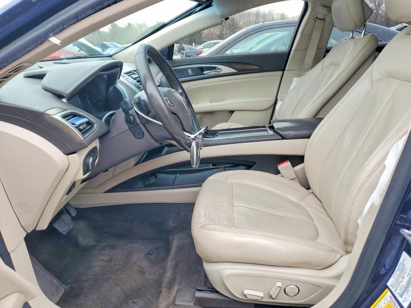 Снимка 7 от търг – 2017 LINCOLN MKZ с VIN 3LN6L5F91HR662407