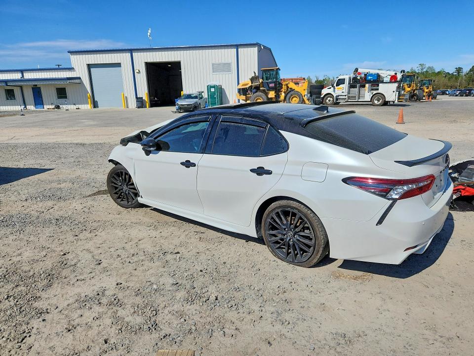 Photo 2 from auction – 2022 TOYOTA CAMRY with VIN 4T1K61AK0NU015722