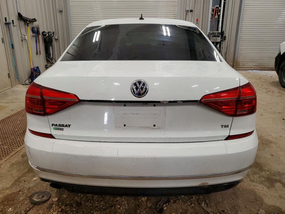 Снимка 6 от търг – 2016 VOLKSWAGEN PASSAT с VIN 1VWAT7A39GC062175