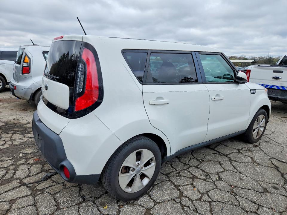 Photo 3 from auction – 2016 KIA SOUL with VIN KNDJN2A25G7387065