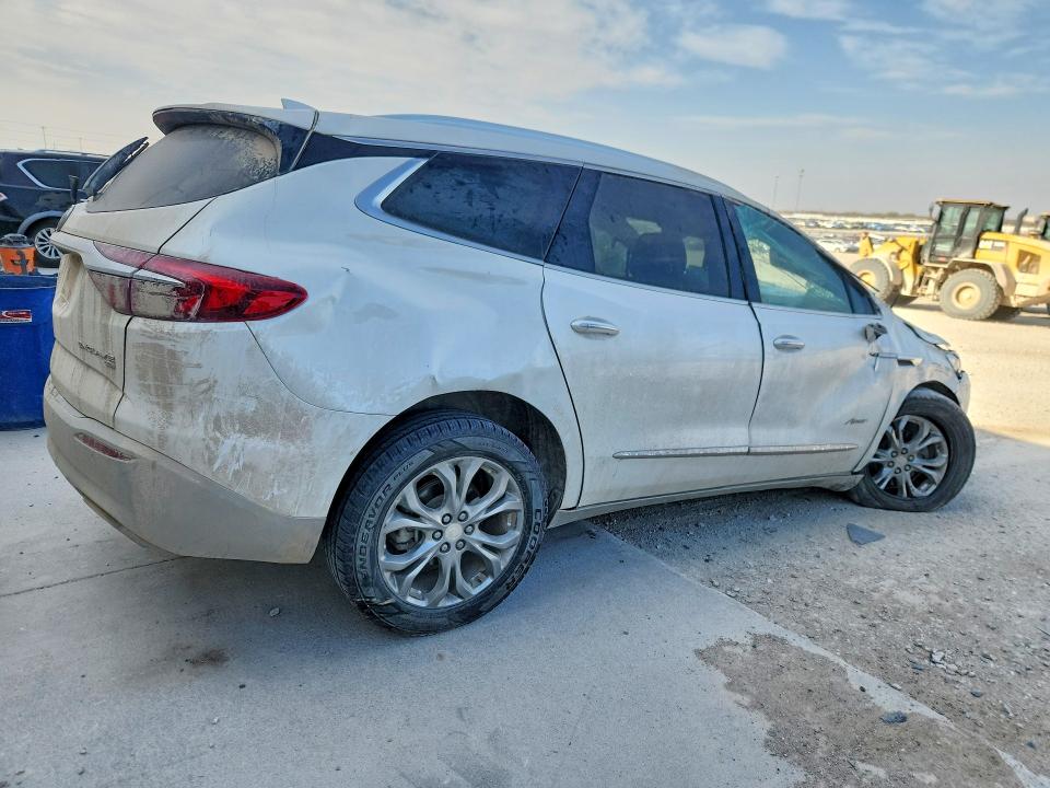 Photo 3 from auction – 2019 BUICK ENCLAVE with VIN 5GAEVCKW4KJ124460