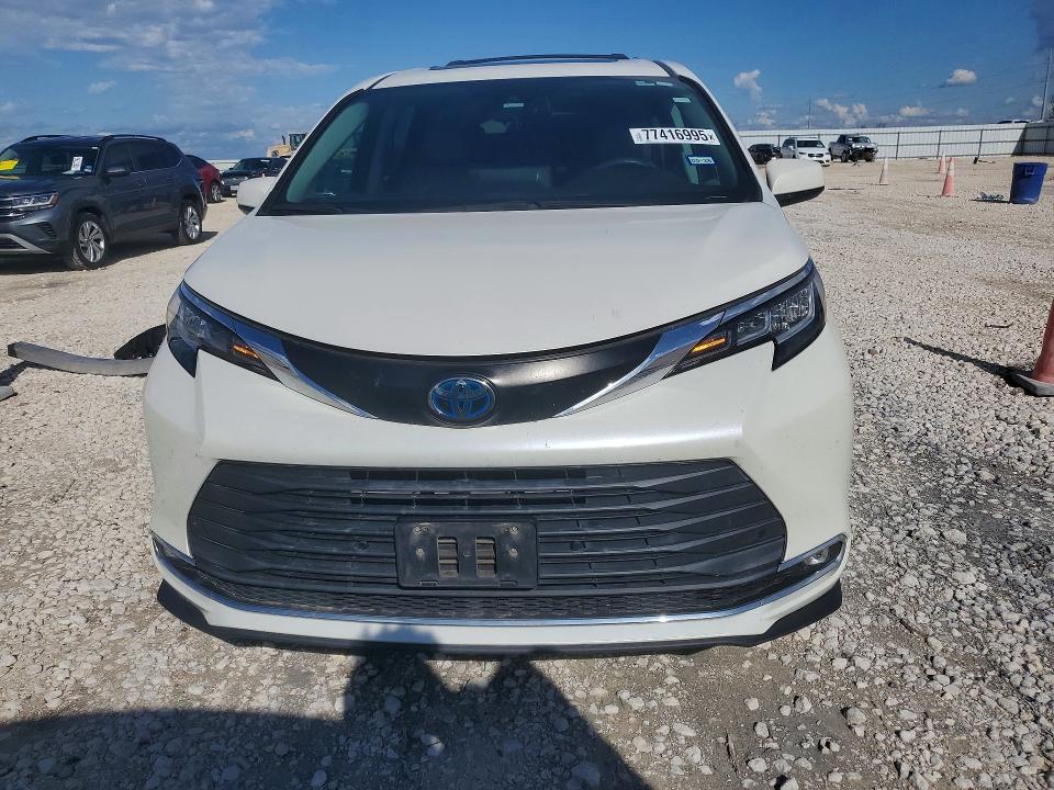 Zdjęcie 5 z aukcji – 2021 TOYOTA SIENNA z VIN 5TDYRKEC8MS040286