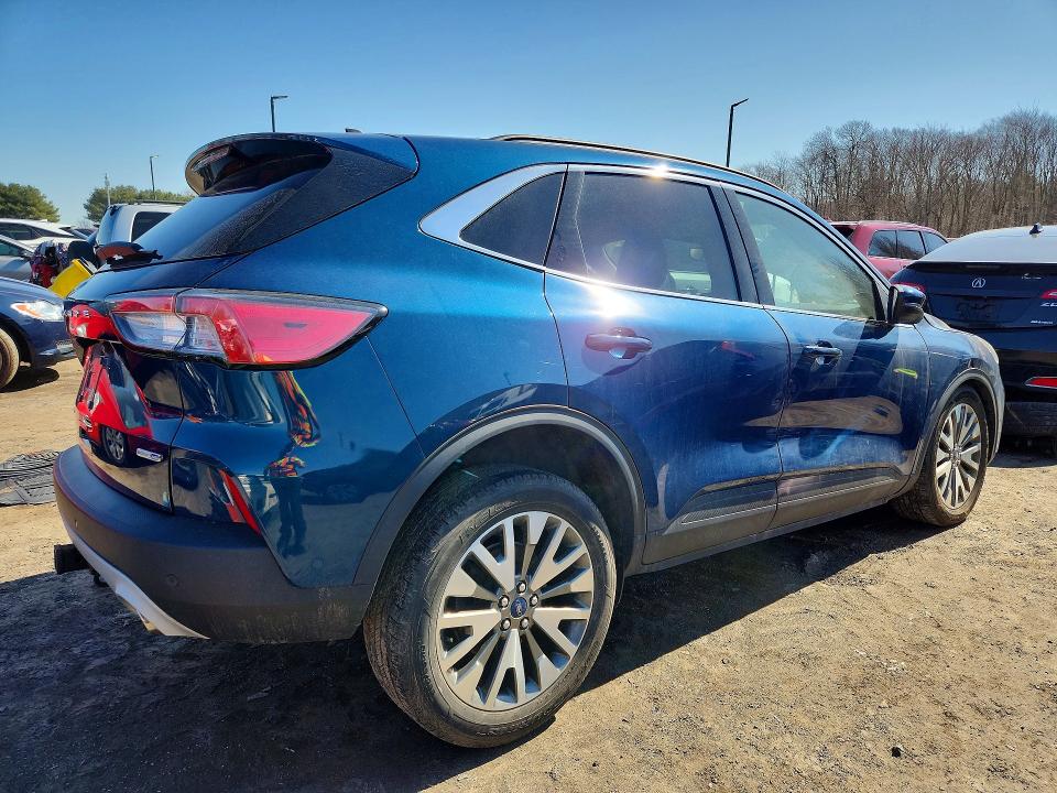 Photo 3 from auction – 2020 FORD ESCAPE with VIN 1FMCU9J99LUB30208
