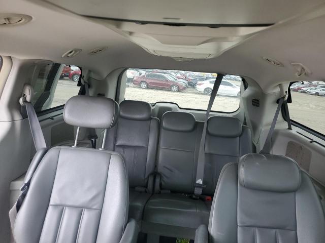 Photo 10 from auction – 2010 CHRYSLER TOWN & COU with VIN 2A4RR5DX9AR351332