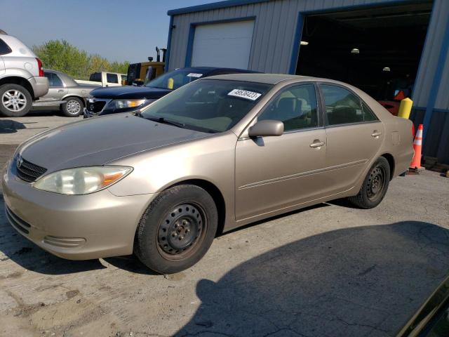 TOYOTA CAMRY LE 2002 with VIN 4T1BE32K72U517118 - Photo from auction