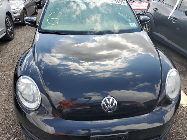 Photo 5 from auction – 2014 VOLKSWAGEN BEETLE with VIN 3VWJP7AT5EM622628