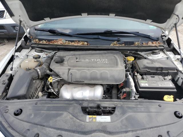 Photo 11 from auction – 2015 CHRYSLER 200 LIMITE with VIN 1C3CCCAB8FN593998