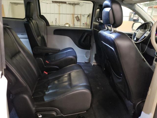 Photo 11 from auction – 2014 CHRYSLER TOWN & COU with VIN 2C4RC1BG6ER383289