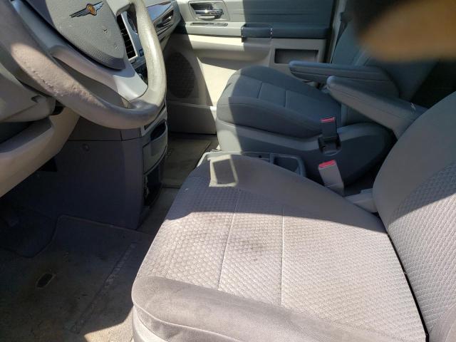 Photo 7 from auction – 2010 CHRYSLER TOWN & COU with VIN 2A4RR2D11AR375201