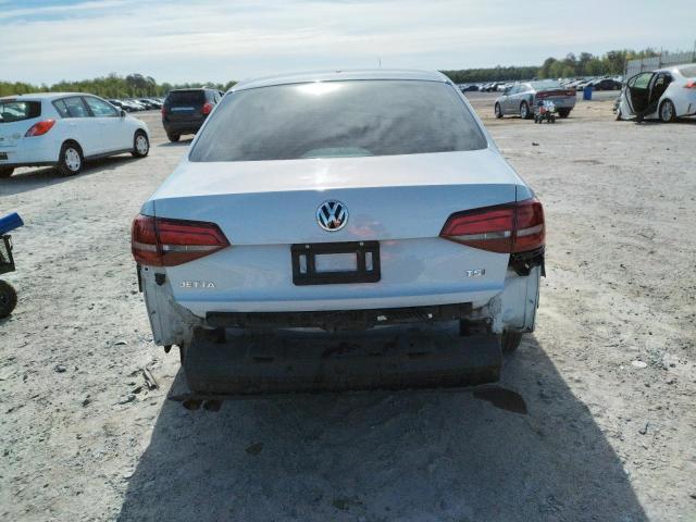 Photo 6 from auction – 2018 VOLKSWAGEN JETTA S with VIN 3VW2B7AJ2JM262617