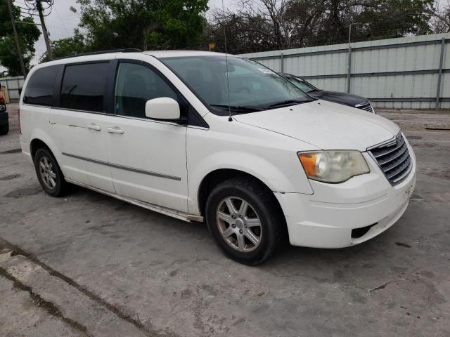 Photo 4 from auction – 2010 CHRYSLER TOWN & COU with VIN 2A4RR5D1XAR308730