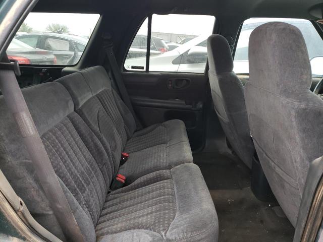 Photo 11 from auction – 1998 CHEVROLET BLAZER with VIN 1GNDT13W0W2218524