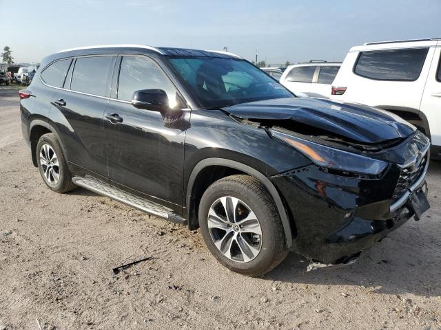 Photo 4 from auction – 2022 TOYOTA HIGHLANDER with VIN 5TDGZRAH7NS130536