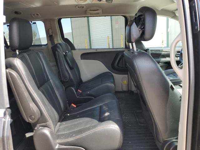 Photo 11 from auction – 2016 CHRYSLER TOWN & COU with VIN 2C4RC1BG3GR112175