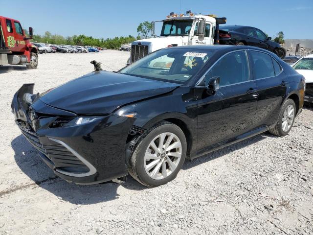 TOYOTA CAMRY LE 2022 z numerem VIN 4T1C11AK2NU642425 - Zdjęcie z aukcji