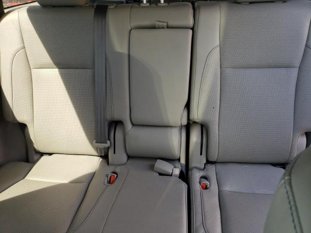 Photo 10 from auction – 2018 TOYOTA HIGHLANDER with VIN 5TDDZRFH3JS857324