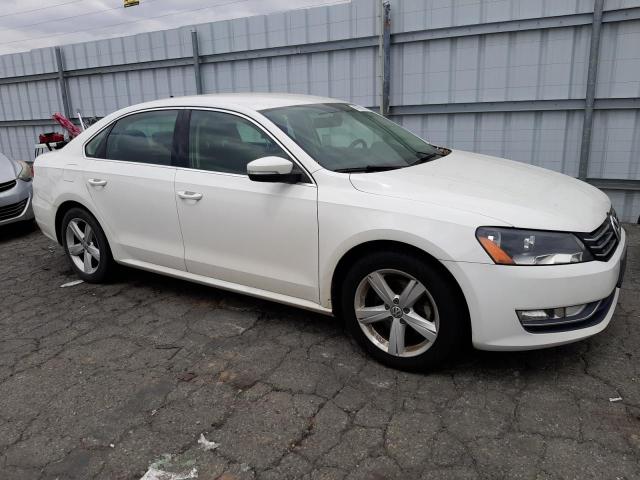 Photo 4 from auction – 2015 VOLKSWAGEN PASSAT S with VIN 1VWAT7A34FC092828