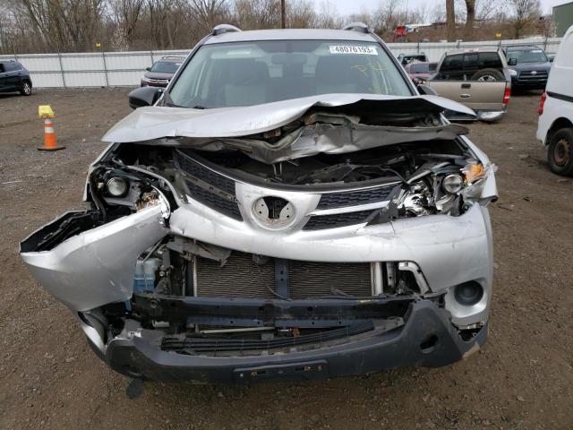 Photo 5 from auction – 2015 TOYOTA RAV4 LE with VIN JTMZFREV4FJ024612
