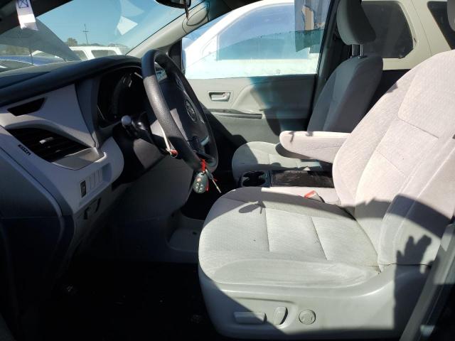 Photo 7 from auction – 2017 TOYOTA SIENNA LE with VIN 5TDKZ3DC0HS829373