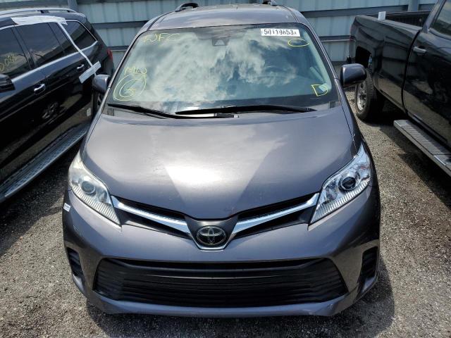 Photo 5 from auction – 2018 TOYOTA SIENNA LE with VIN 5TDKZ3DC3JS949352