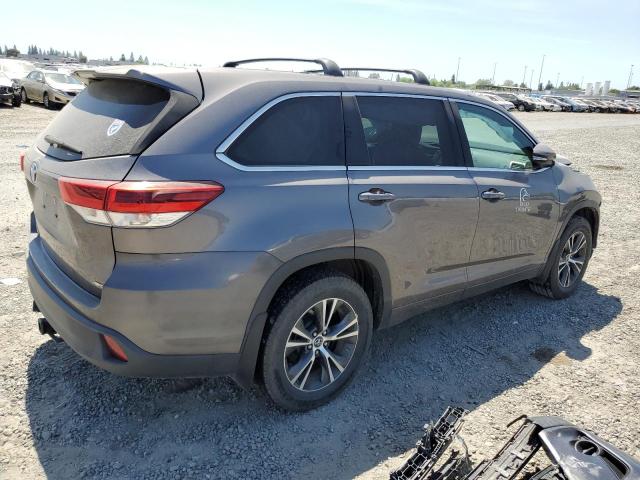 Photo 3 from auction – 2017 TOYOTA HIGHLANDER with VIN 5TDBZRFH5HS421575