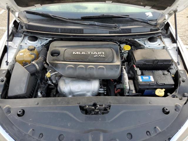 Photo 11 from auction – 2015 CHRYSLER 200 LIMITE with VIN 1C3CCCAB8FN691316