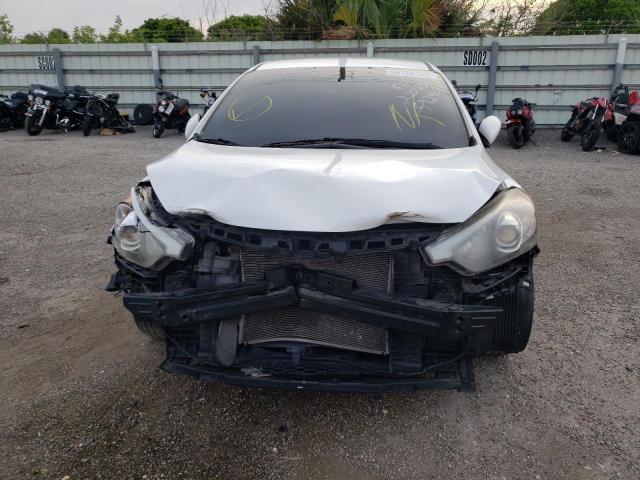Photo 5 from auction – 2016 KIA FORTE LX with VIN KNAFX4A68G5475924