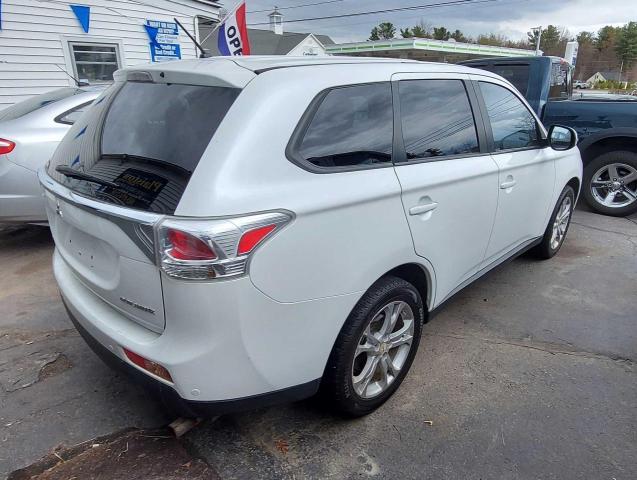 Photo 4 from auction – 2014 MITSUBISHI OUTLANDER with VIN JA4AZ3A33EZ012144