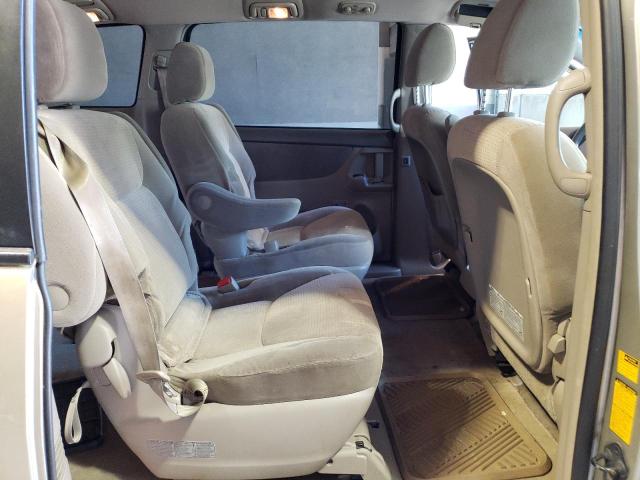 Photo 11 from auction – 2010 TOYOTA SIENNA CE with VIN 5TDKK4CC5AS336001