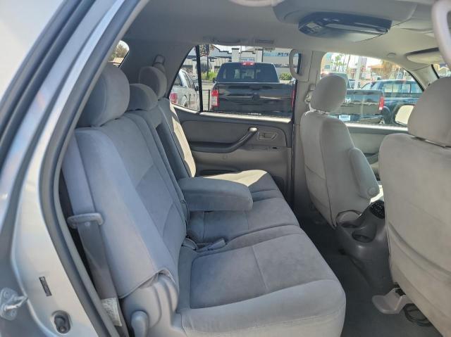 Photo 6 from auction – 2005 TOYOTA SEQUOIA SR with VIN 5TDZT34A85S244650