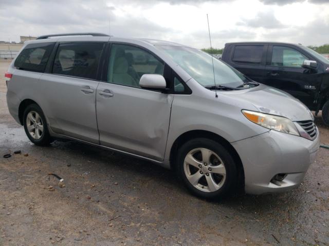 Photo 4 from auction – 2013 TOYOTA SIENNA LE with VIN 5TDKK3DC5DS337226