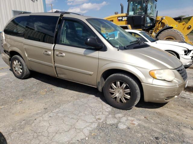 Photo 4 from auction – 2005 CHRYSLER TOWN & COU with VIN 2C4GP54L35R233380