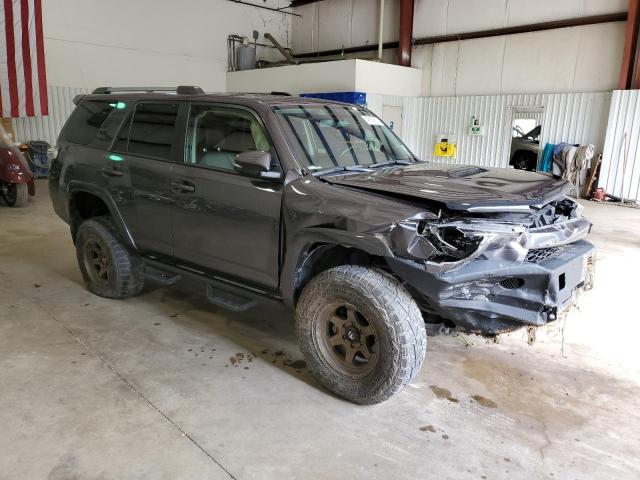 Photo 4 from auction – 2018 TOYOTA 4RUNNER SR with VIN JTEBU5JRXJ5546943
