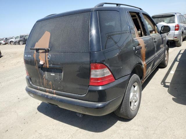 Photo 3 from auction – 2000 MERCEDES-BENZ ML 320 with VIN 4JGAB54E2YA178334