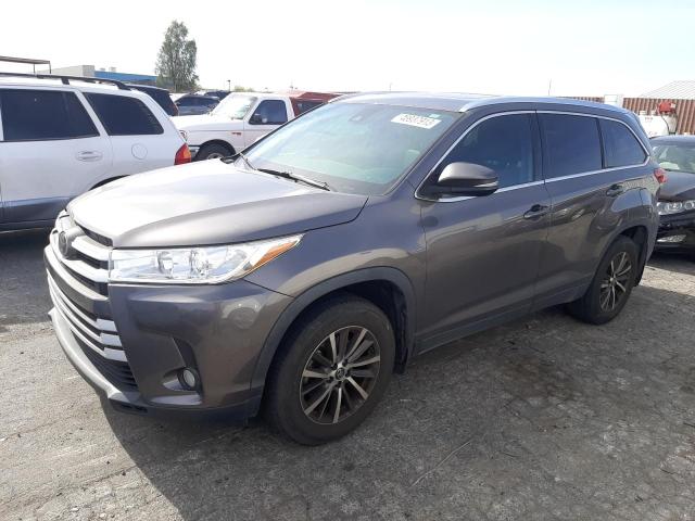 TOYOTA HIGHLANDER 2019 with VIN 5TDKZRFH8KS554306 - Photo from auction