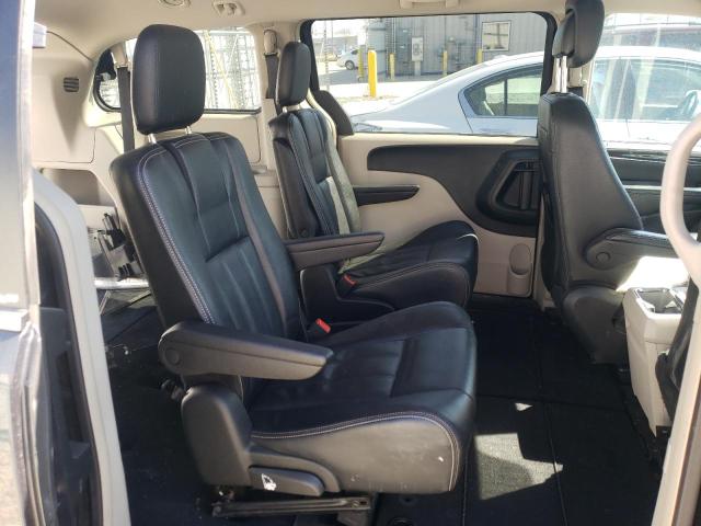 Photo 10 from auction – 2013 CHRYSLER TOWN & COU with VIN 2C4RC1BG2DR767021