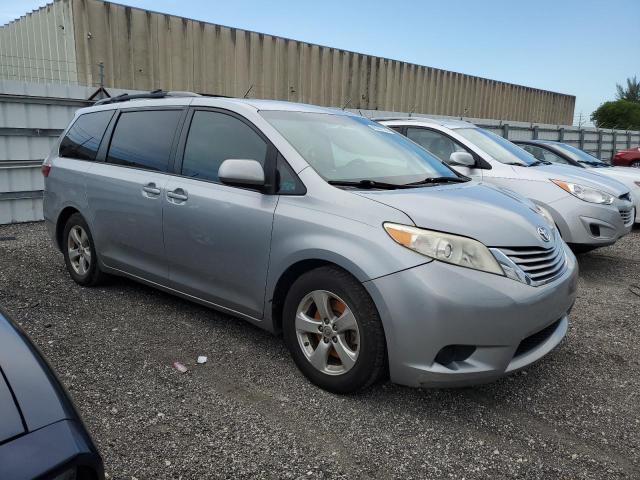 Photo 4 from auction – 2017 TOYOTA SIENNA LE with VIN 5TDKK3DC2FS544255