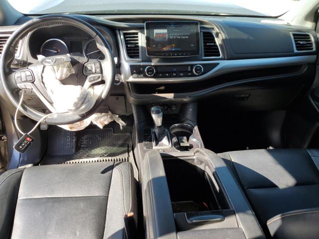 Photo 8 from auction – 2018 TOYOTA HIGHLANDER with VIN 5TDKZRFH5JS280433