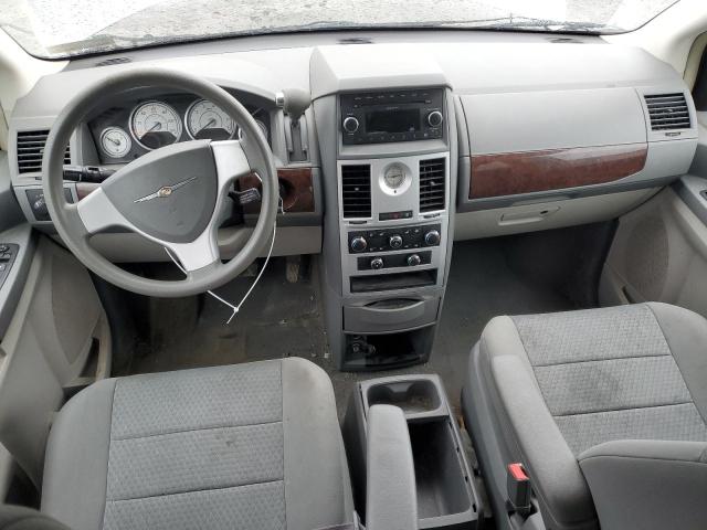 Photo 8 from auction – 2010 CHRYSLER TOWN & COU with VIN 2A4RR4DE4AR108228